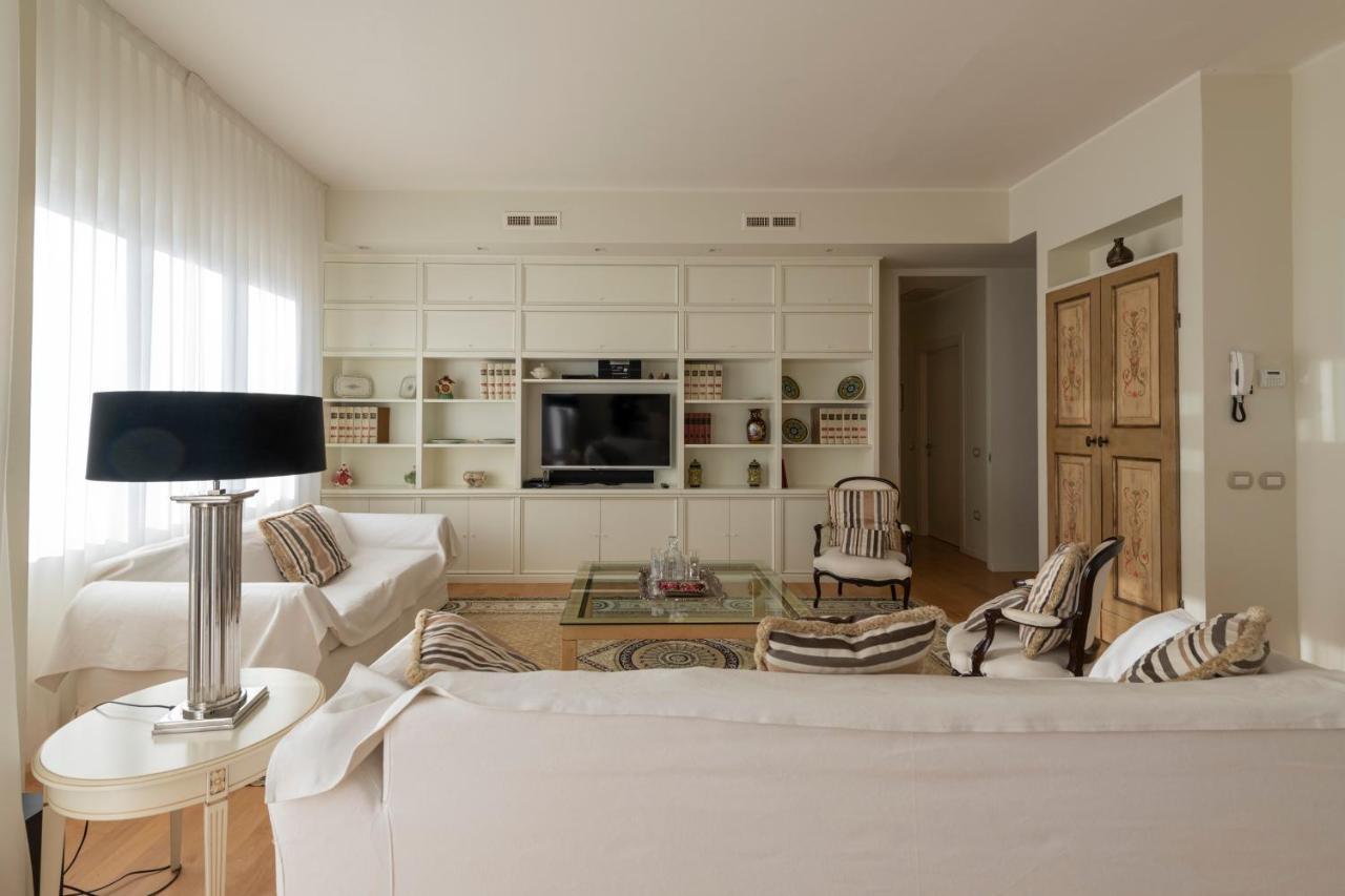 פסארו Casa Gramsci Luxury Apartment מראה חיצוני תמונה