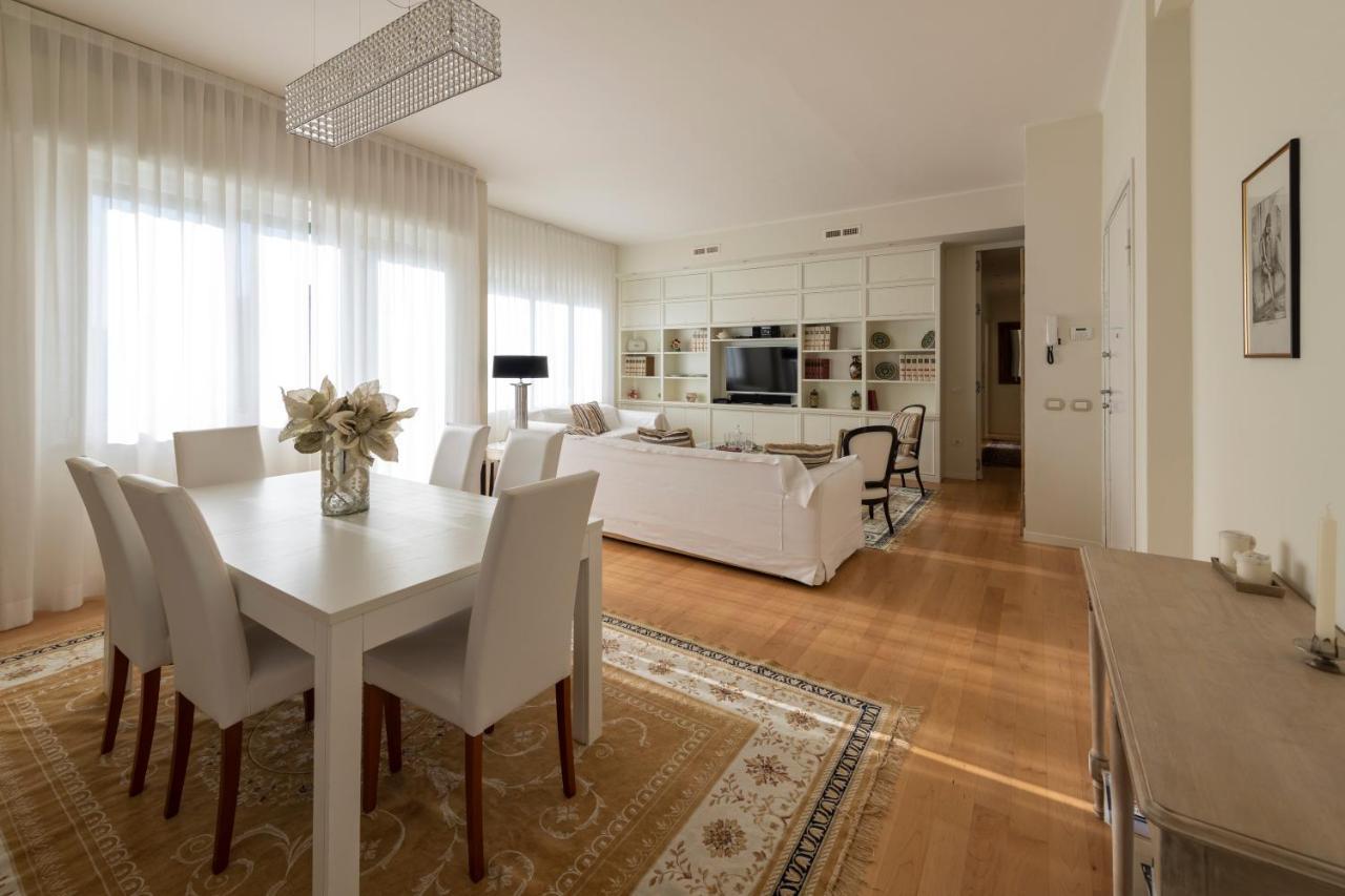 פסארו Casa Gramsci Luxury Apartment מראה חיצוני תמונה