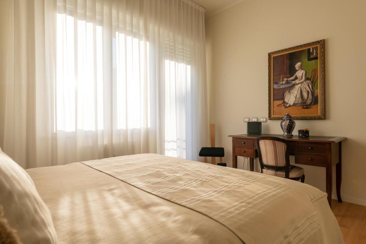 פסארו Casa Gramsci Luxury Apartment מראה חיצוני תמונה