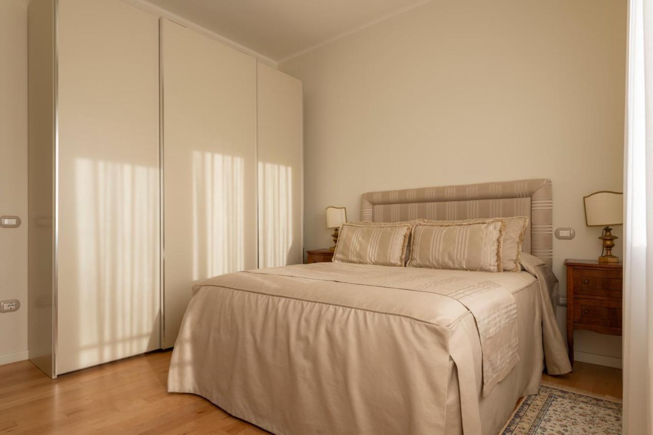 פסארו Casa Gramsci Luxury Apartment מראה חיצוני תמונה