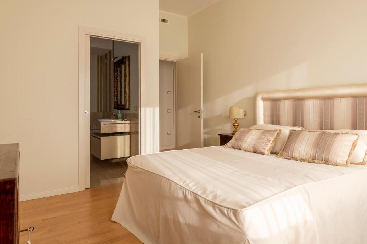 פסארו Casa Gramsci Luxury Apartment מראה חיצוני תמונה
