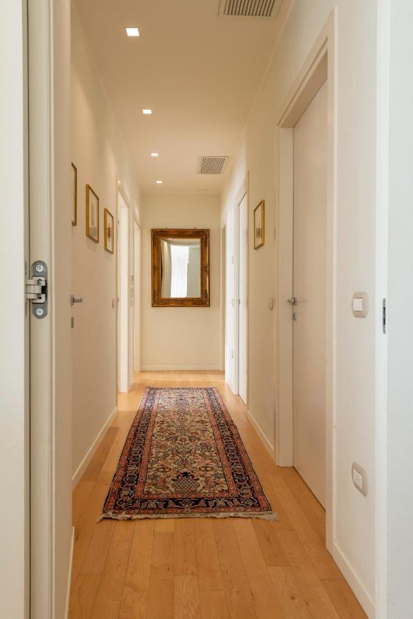 פסארו Casa Gramsci Luxury Apartment מראה חיצוני תמונה