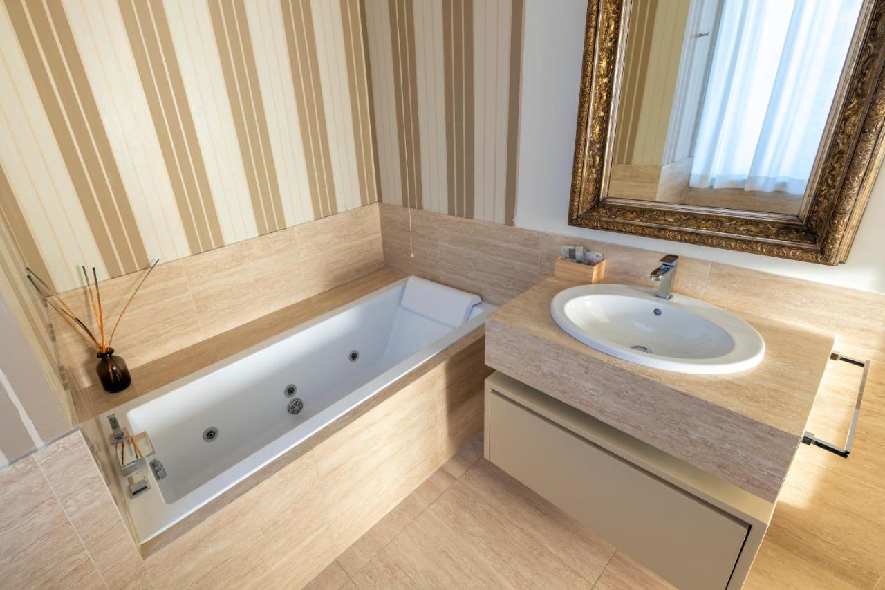 פסארו Casa Gramsci Luxury Apartment מראה חיצוני תמונה
