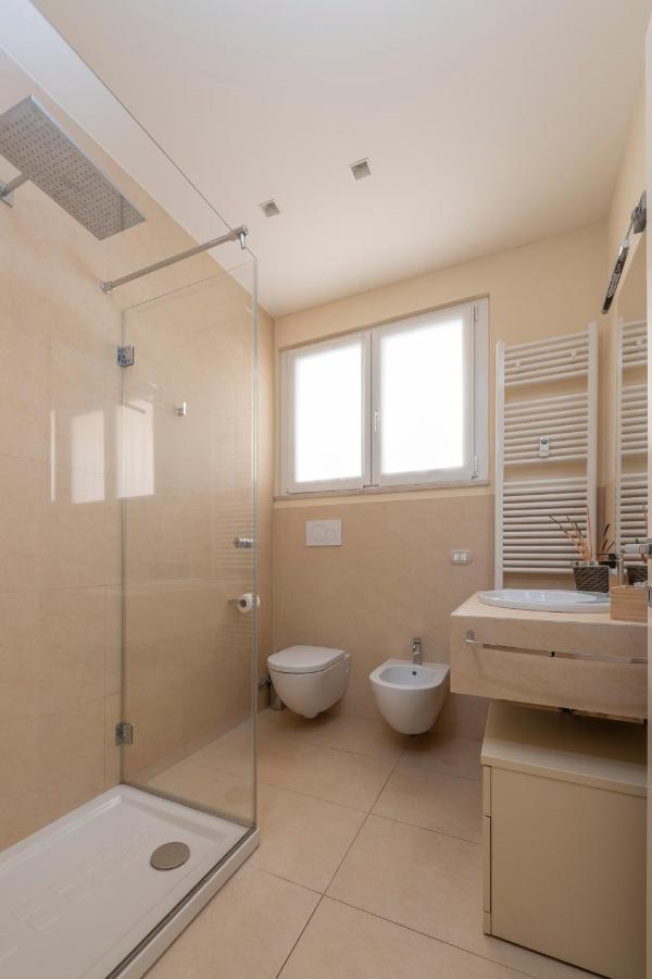 פסארו Casa Gramsci Luxury Apartment מראה חיצוני תמונה