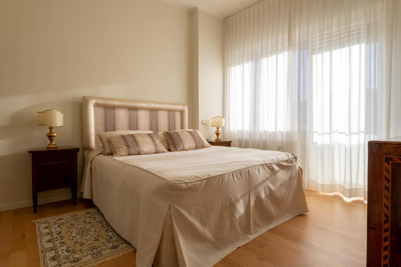 פסארו Casa Gramsci Luxury Apartment מראה חיצוני תמונה